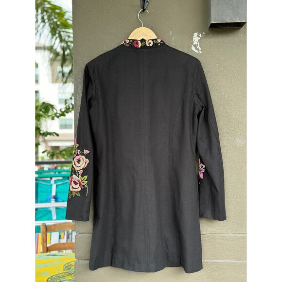 Newport News Black Floral Embroidered Blazer - Picture 7 of 12